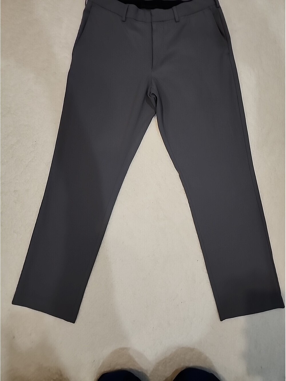 Van Heusen Men's Slim Fit Stain Shield Grey Dress Pants, Size 33x30